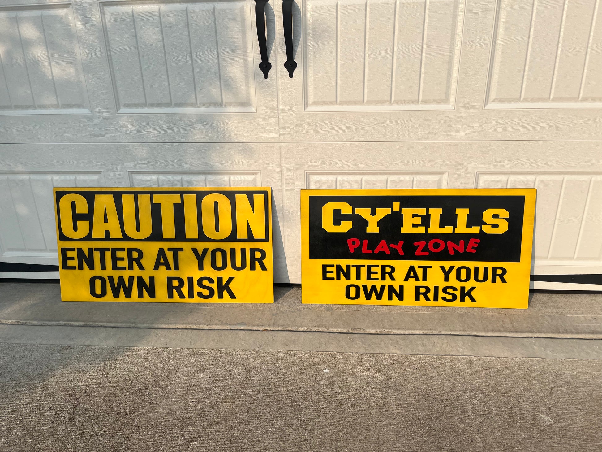 CUSTOM LOGO WALL SIGNS