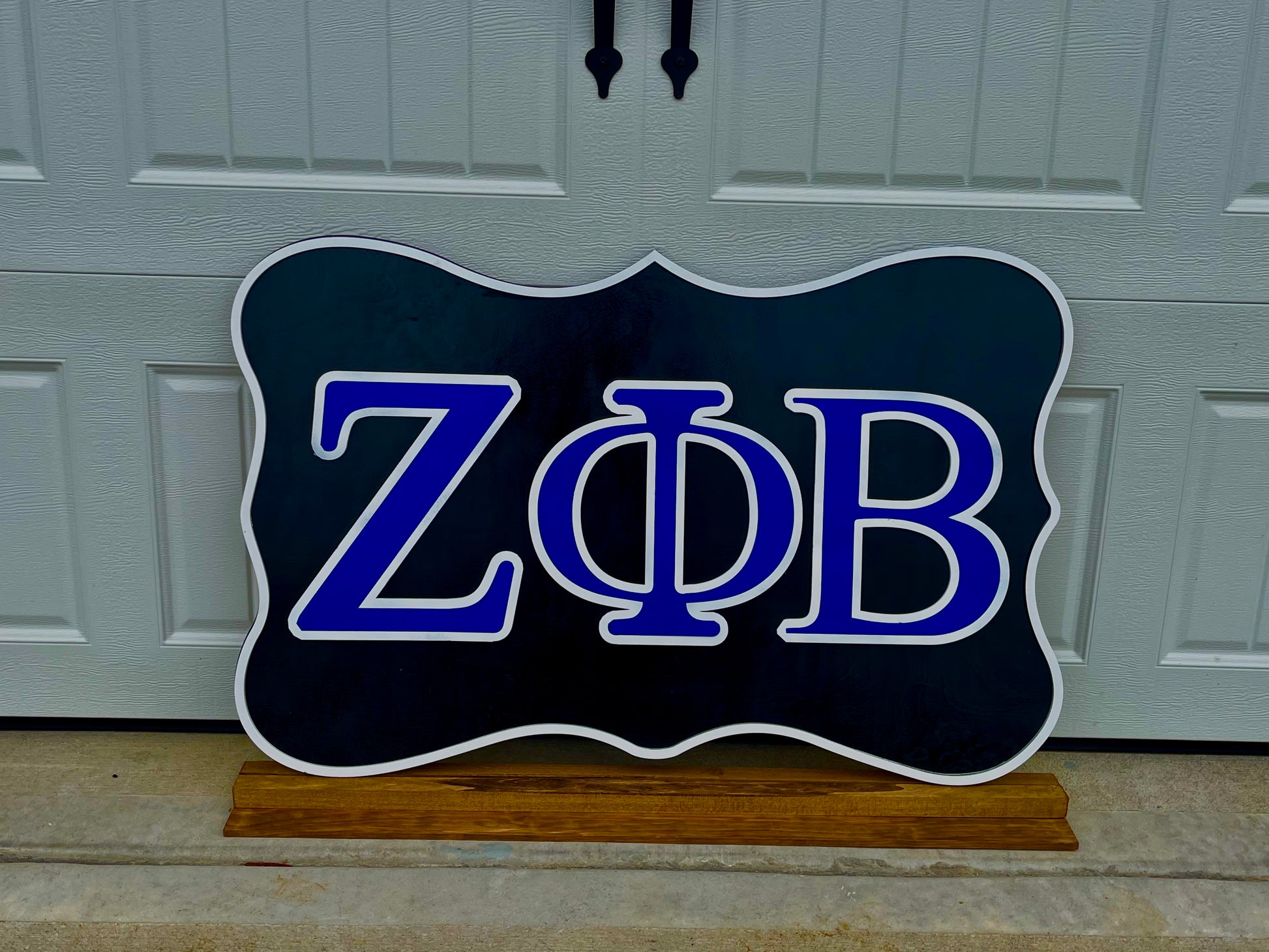 CUSTOM LOGO WALL SIGNS